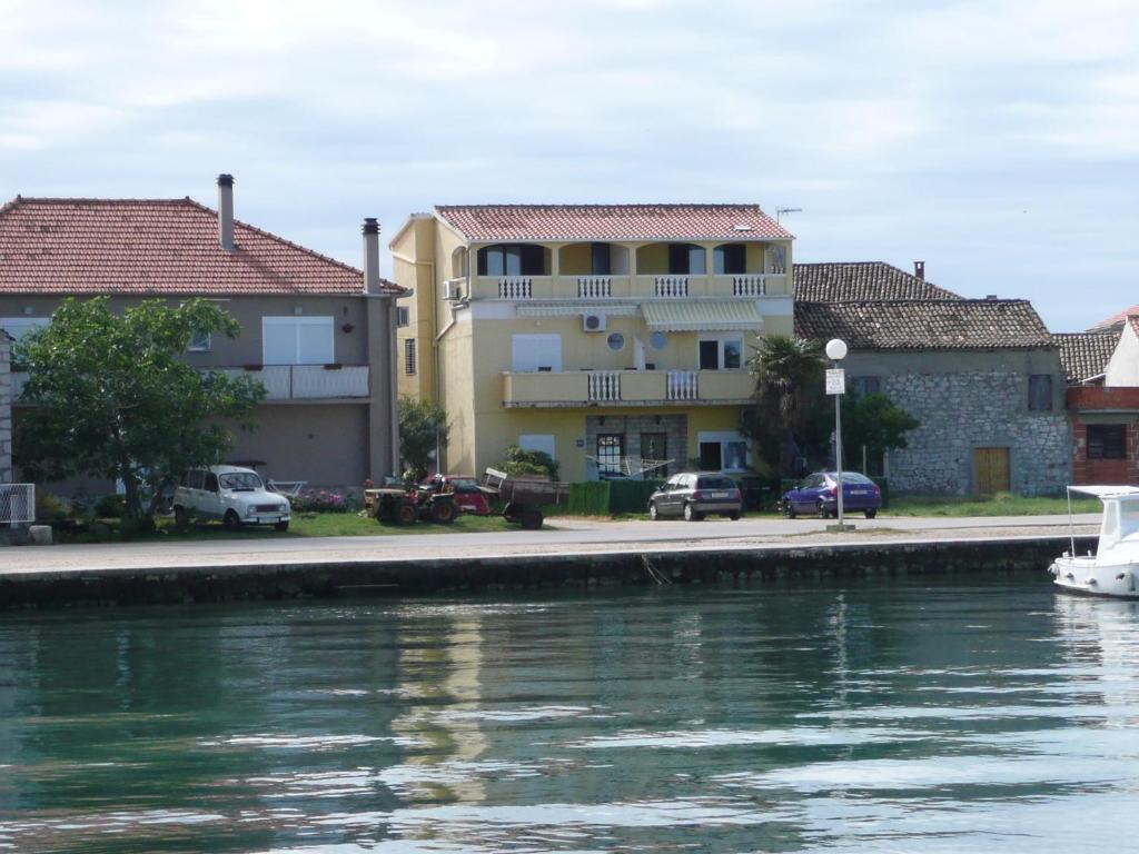 Apartments Renjak Сукошан Экстерьер фото
